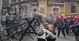 দামের ঊর্ধ্বগতির প্রতিবাদে বিক্ষোভে উত্তাল বলিভিয়া